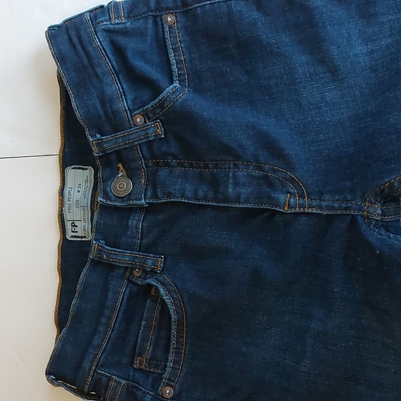 Free People Skinny Busted Jeans Dark Denim Wash - Picture 3 of 13